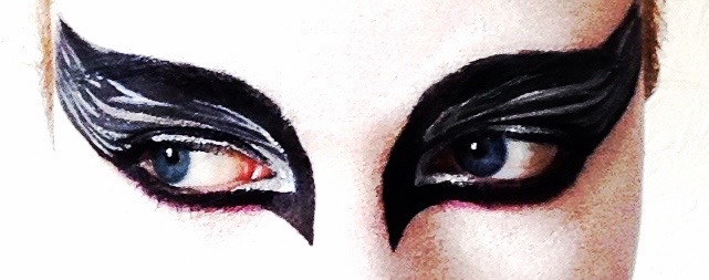 black-swan-eye-makeup